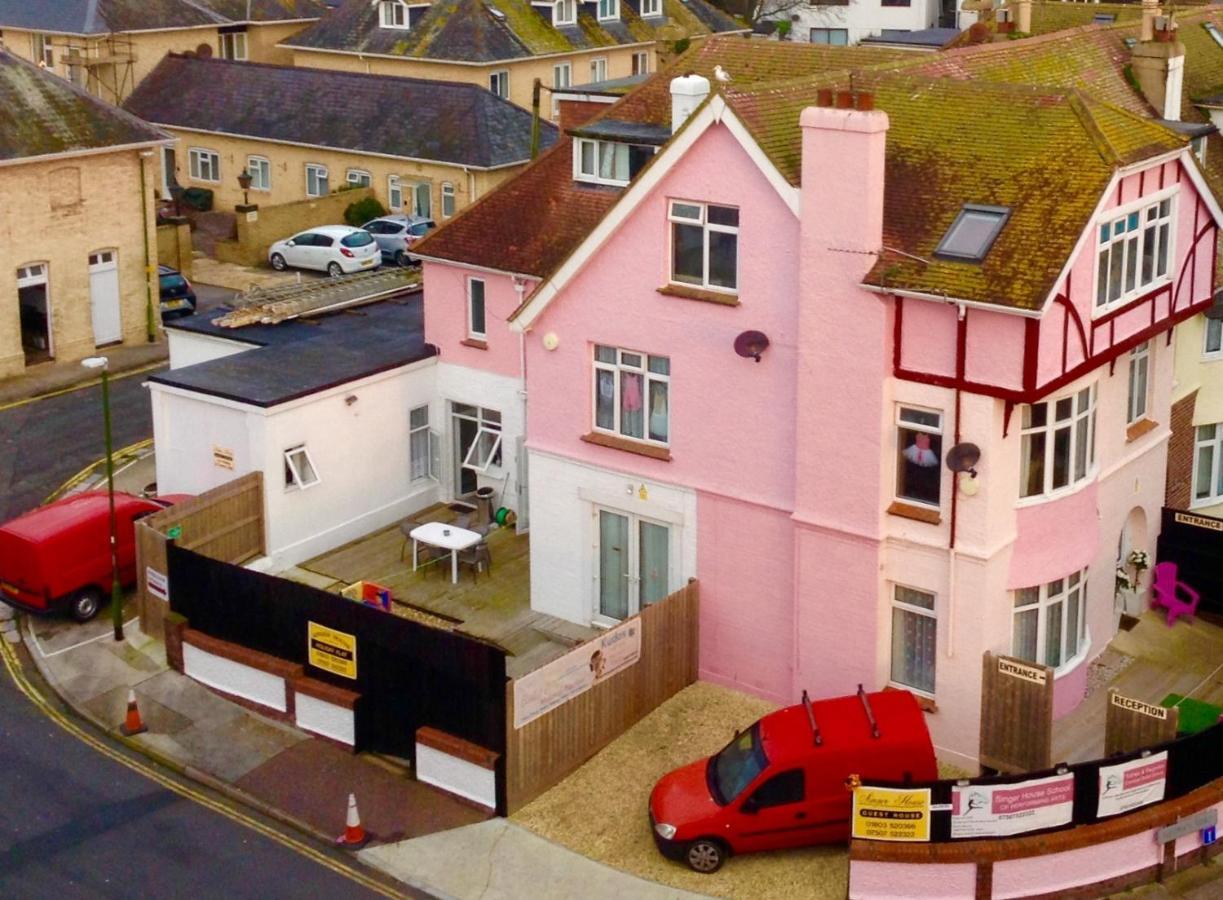 Barbie House ,Opposite The Beach & Paignton Pier , 2 Bedroom Apartment With Private Car Space & Garden , Free Access Next Door To The Stunning Ballet & Make Up School & A Beautiful Ladys Beauty Salon (Adults Only) Exteriör bild