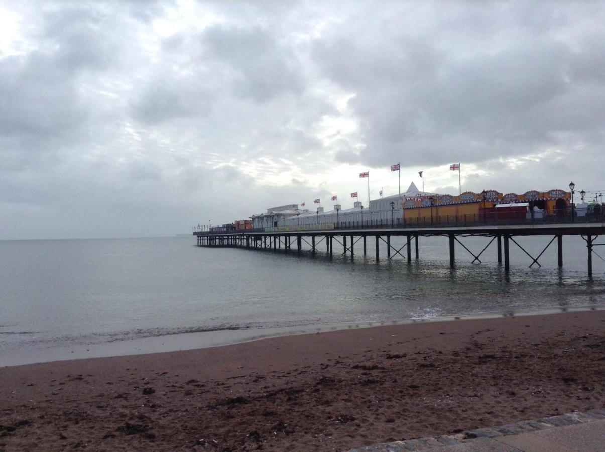 Barbie House ,Opposite The Beach & Paignton Pier , 2 Bedroom Apartment With Private Car Space & Garden , Free Access Next Door To The Stunning Ballet & Make Up School & A Beautiful Ladys Beauty Salon (Adults Only) Exteriör bild
