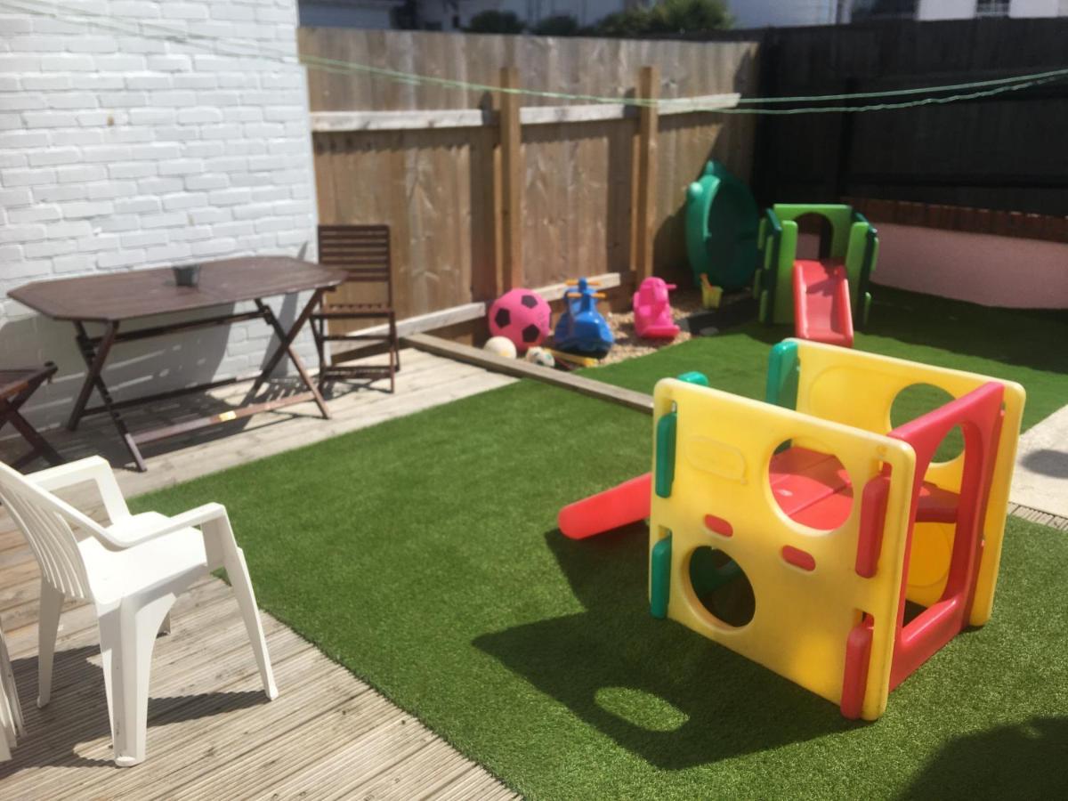 Barbie House ,Opposite The Beach & Paignton Pier , 2 Bedroom Apartment With Private Car Space & Garden , Free Access Next Door To The Stunning Ballet & Make Up School & A Beautiful Ladys Beauty Salon (Adults Only) Exteriör bild