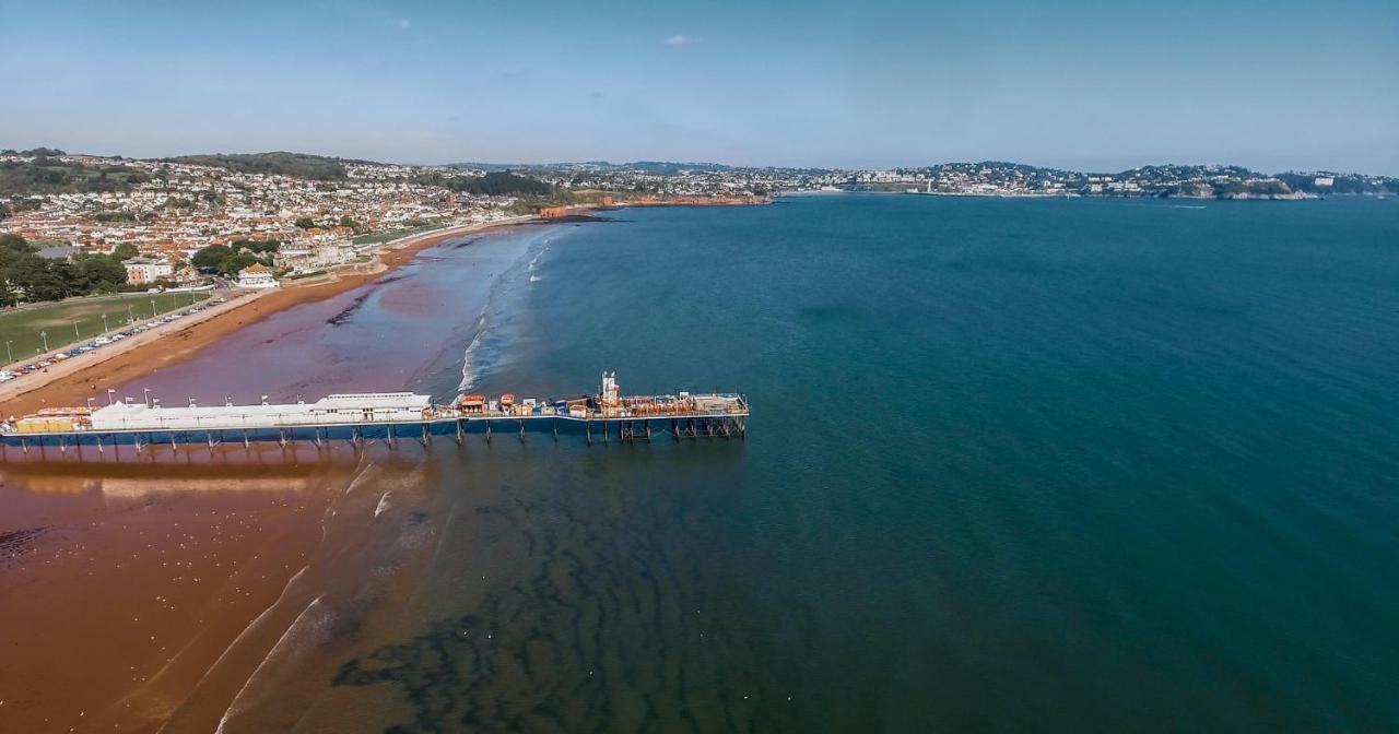 Barbie House ,Opposite The Beach & Paignton Pier , 2 Bedroom Apartment With Private Car Space & Garden , Free Access Next Door To The Stunning Ballet & Make Up School & A Beautiful Ladys Beauty Salon (Adults Only) Exteriör bild
